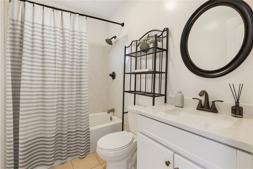 7001-7003 YORKTOWN Drive