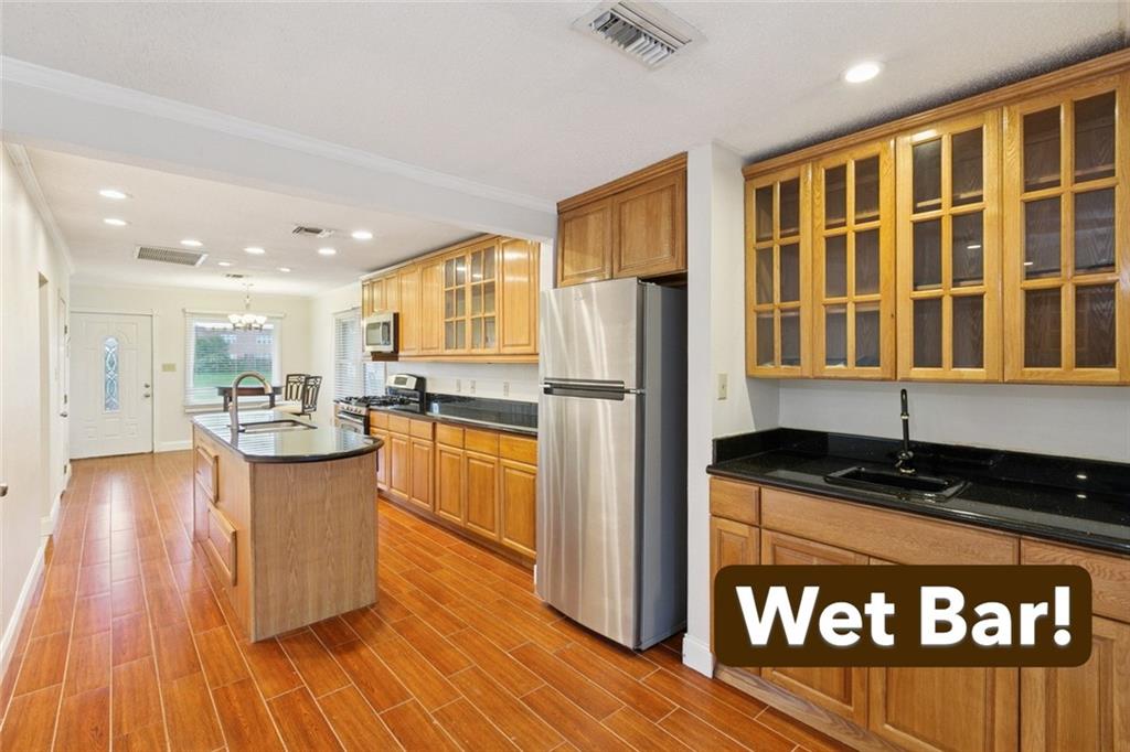 7215 CLAIBORNE Court