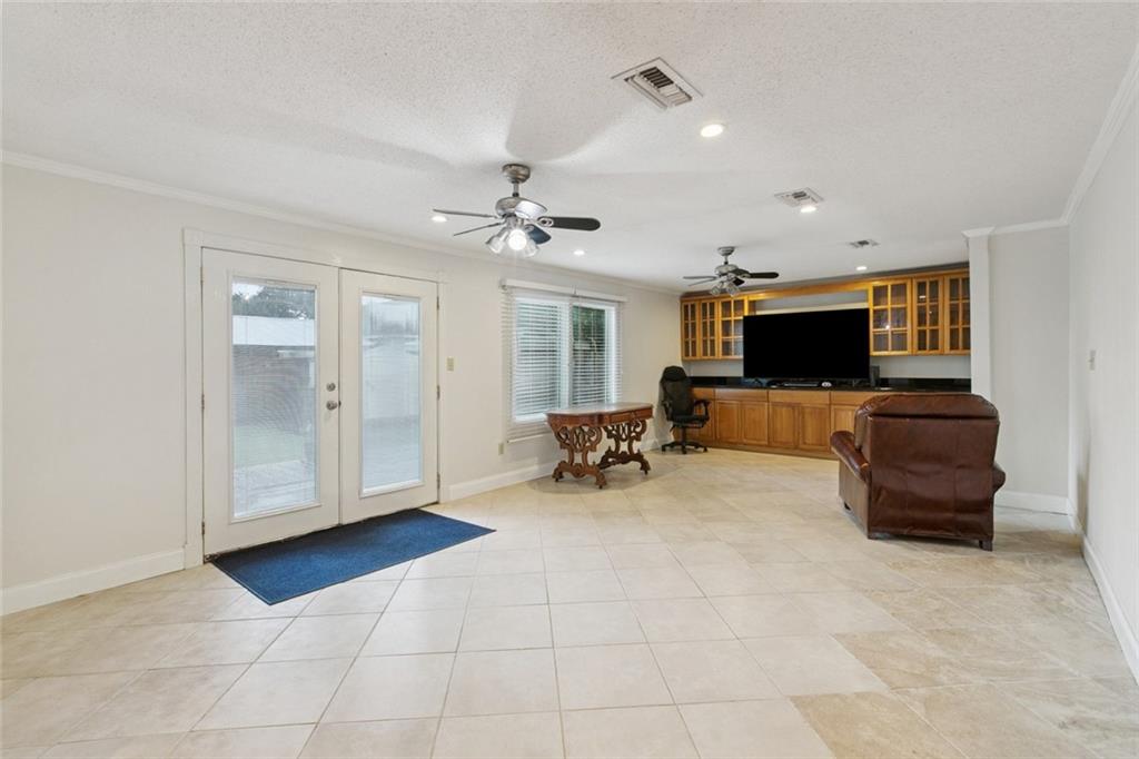 7215 CLAIBORNE Court