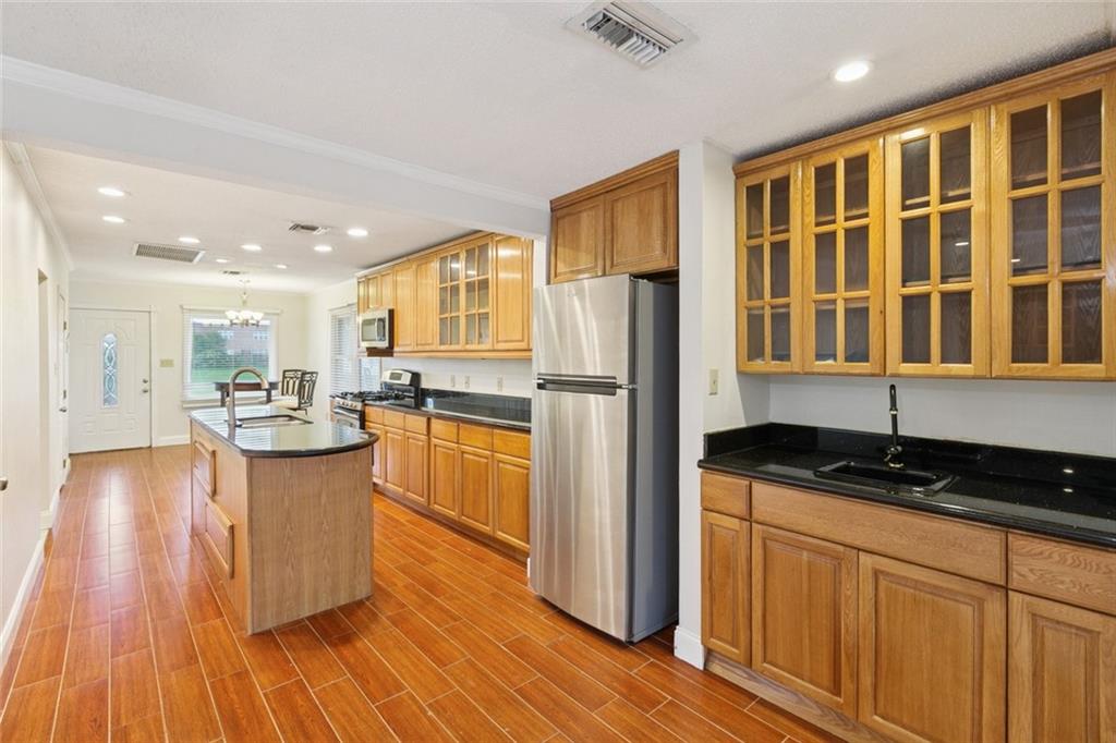 7215 CLAIBORNE Court