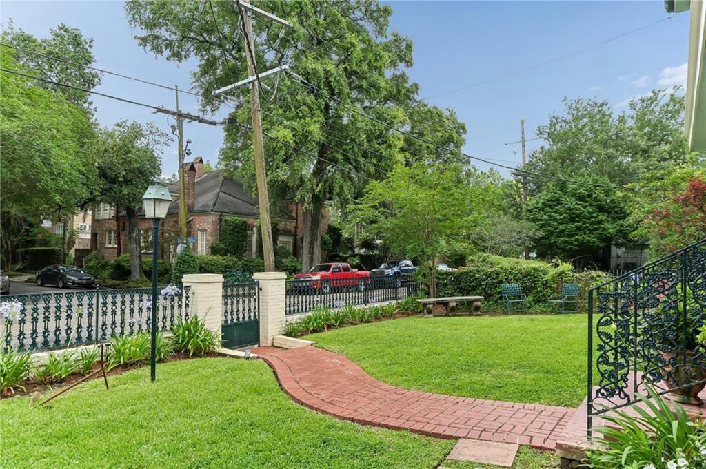 1628 DUFOSSAT Street