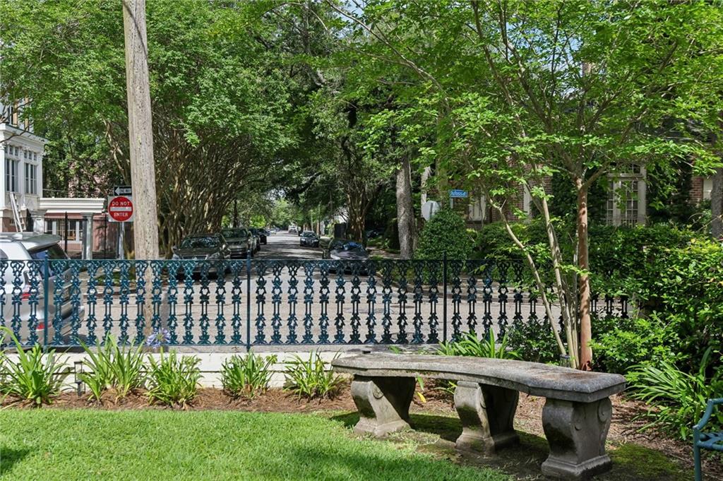 1628 DUFOSSAT Street