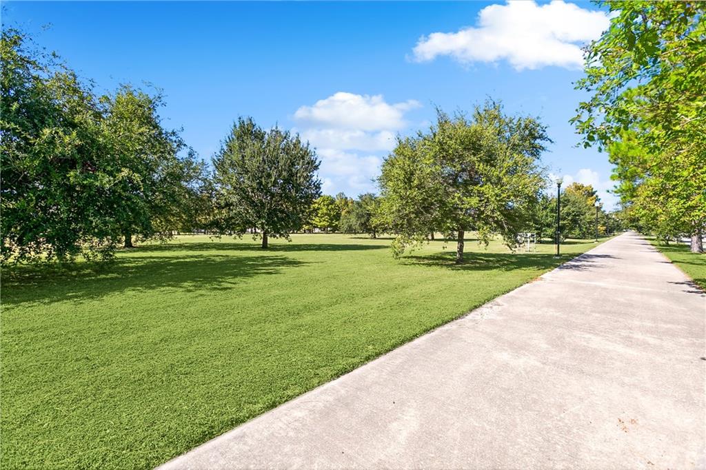 New Orleans, Louisiana 70124, United States, 3 Bedrooms Bedrooms, ,2 BathroomsBathrooms,Residential,Pending,64010