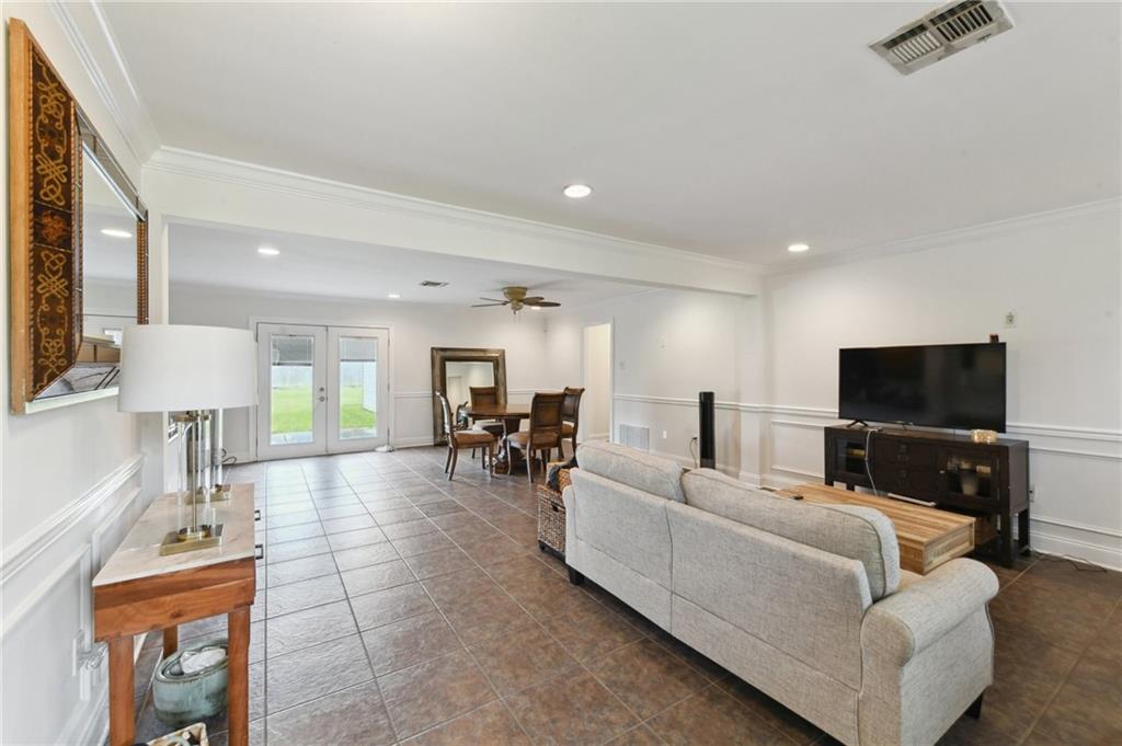 677 OAKWOOD Drive