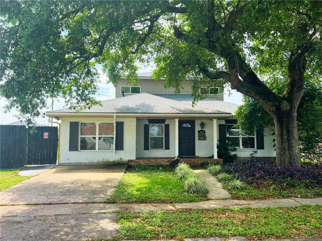 Photo 1 of 40 — 2112 DEERFIELD Road, Terrytown, LA 70056