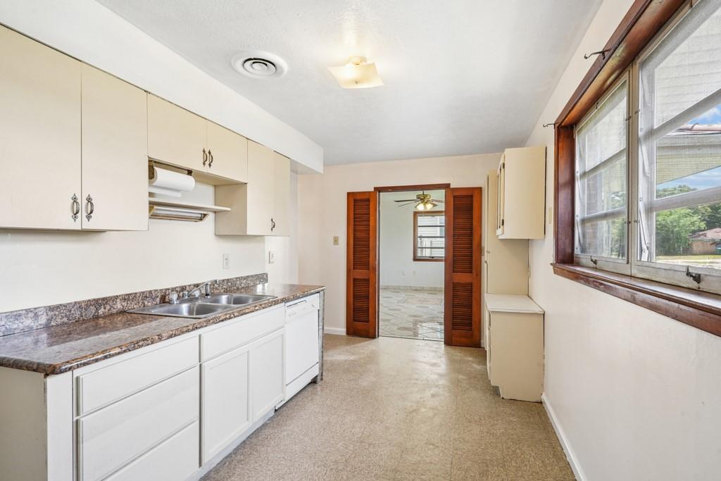 810 GERRY Drive
