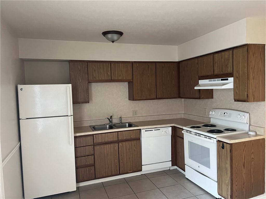 126 LAKEWOOD Drive 44
