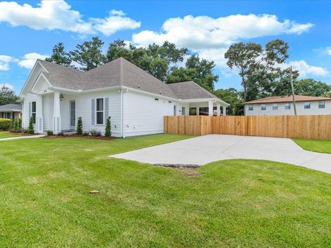 816 COLONY Place Metairie LA 70001