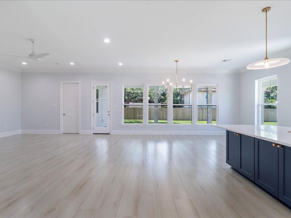 816 COLONY Place