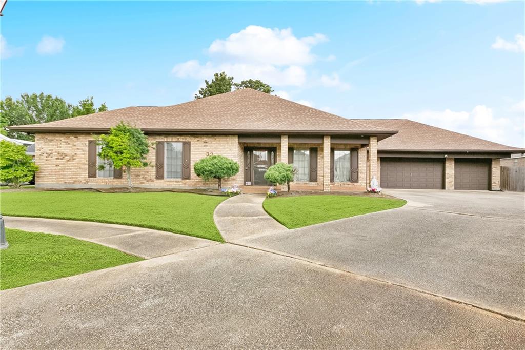33 MONTE CARLO Drive