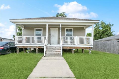 4844 CARDENAS Drive New Orleans LA 70127