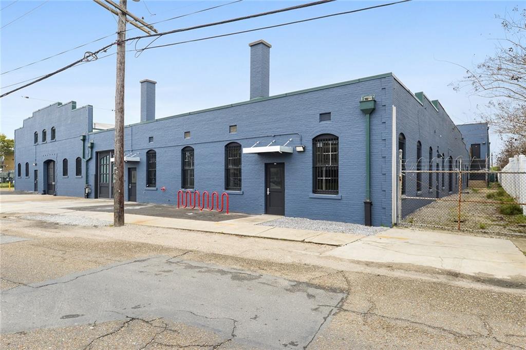 3300 GRAVIER Street