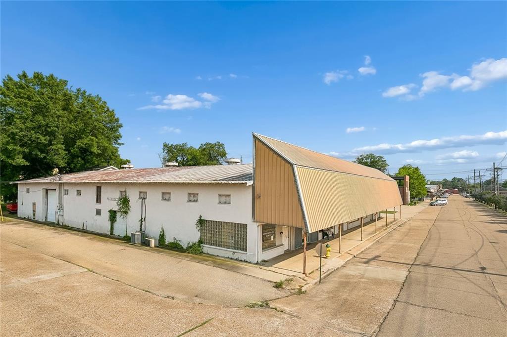 216 NE CENTRAL Avenue