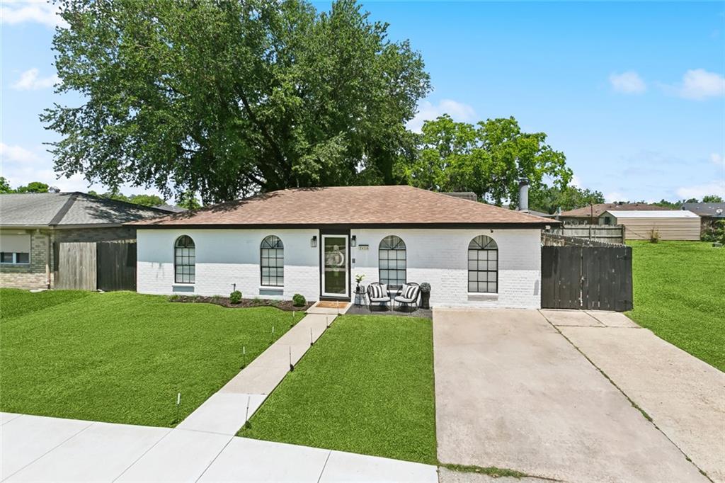 2416 ELIZABETH Court