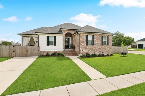 8429 PRINCE Drive Chalmette LA 70043