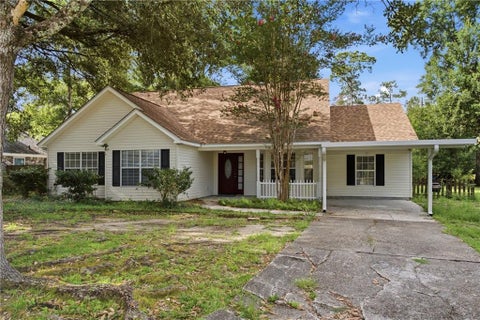 Photo of 30 SHADY OAKS Drive, Covington, LA 70433 (MLS # 2567165)
