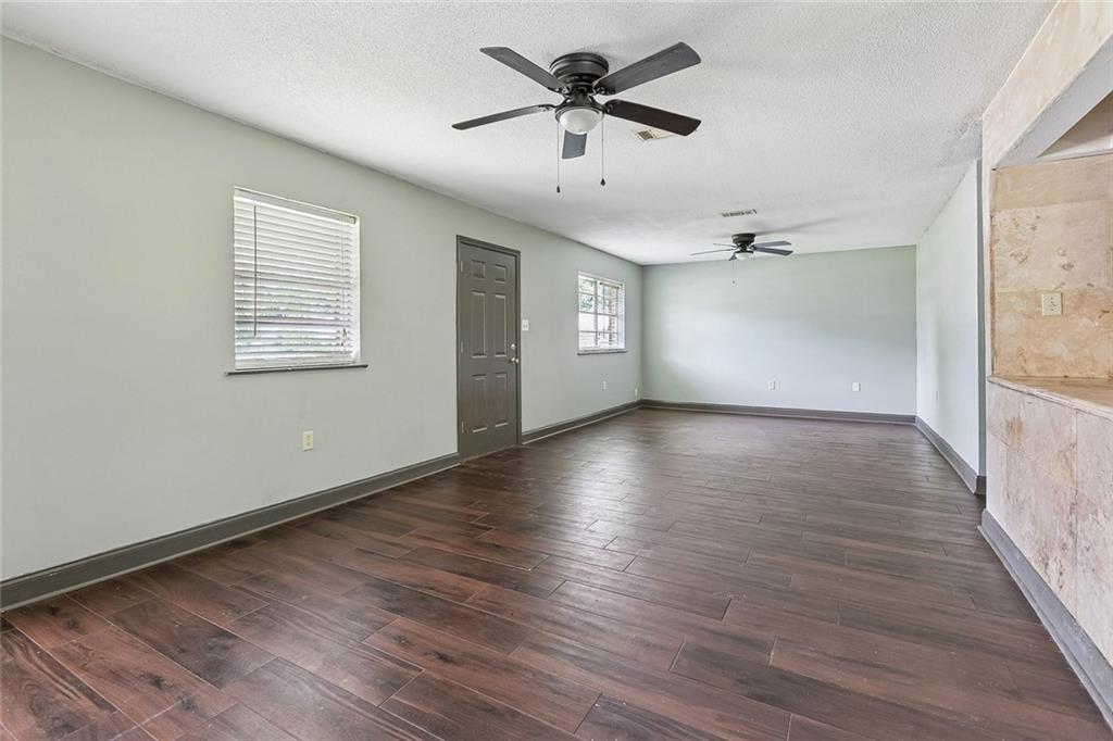1444 MEADOWLAWN Drive