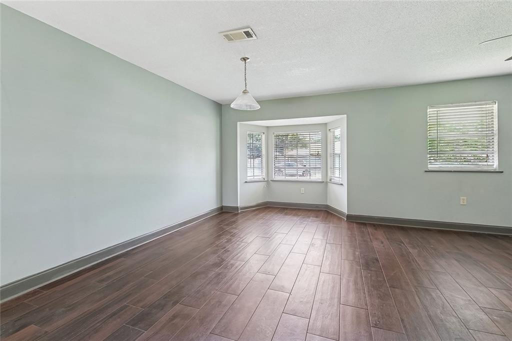 1444 MEADOWLAWN Drive