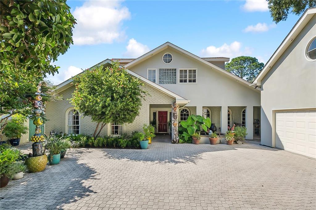 5776 BELLAIRE Drive