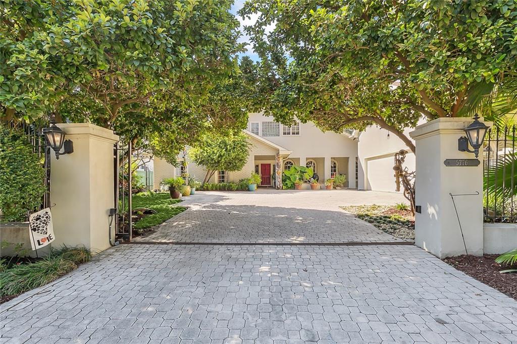 5776 BELLAIRE Drive