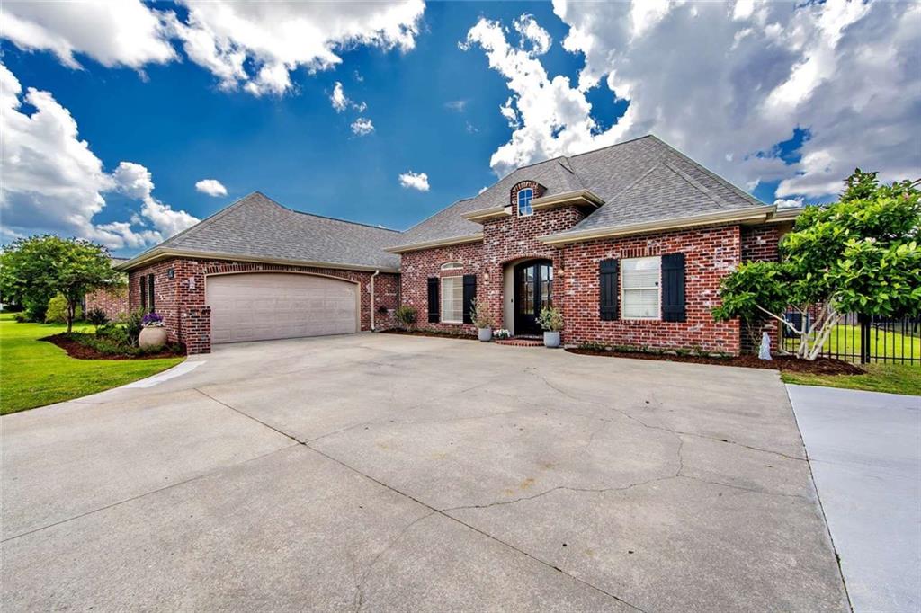 135 BAYOU LAFOURCHE Drive