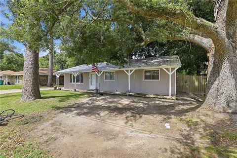 Photo of 135 LEBLANC Street, Ponchatoula, LA 70454 (MLS # 2559588)