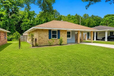 Photo of 25623 ROSEDOWN Drive, Denham Springs, LA 70726 (MLS # 2558811)