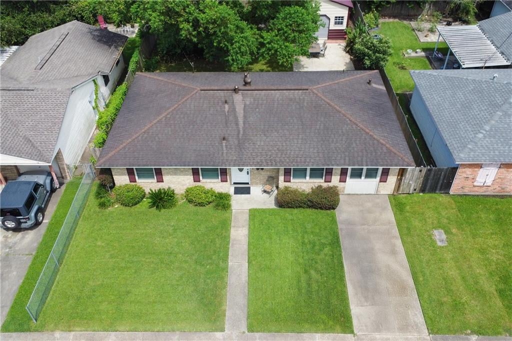 305 GREENWOOD Drive