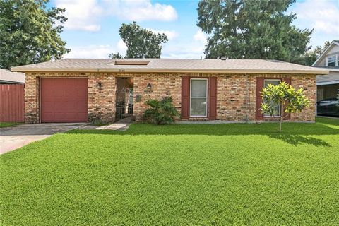 3546 SOMERSET Drive New Orleans LA 70131