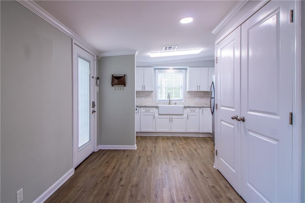 297 EVANGELINE Road