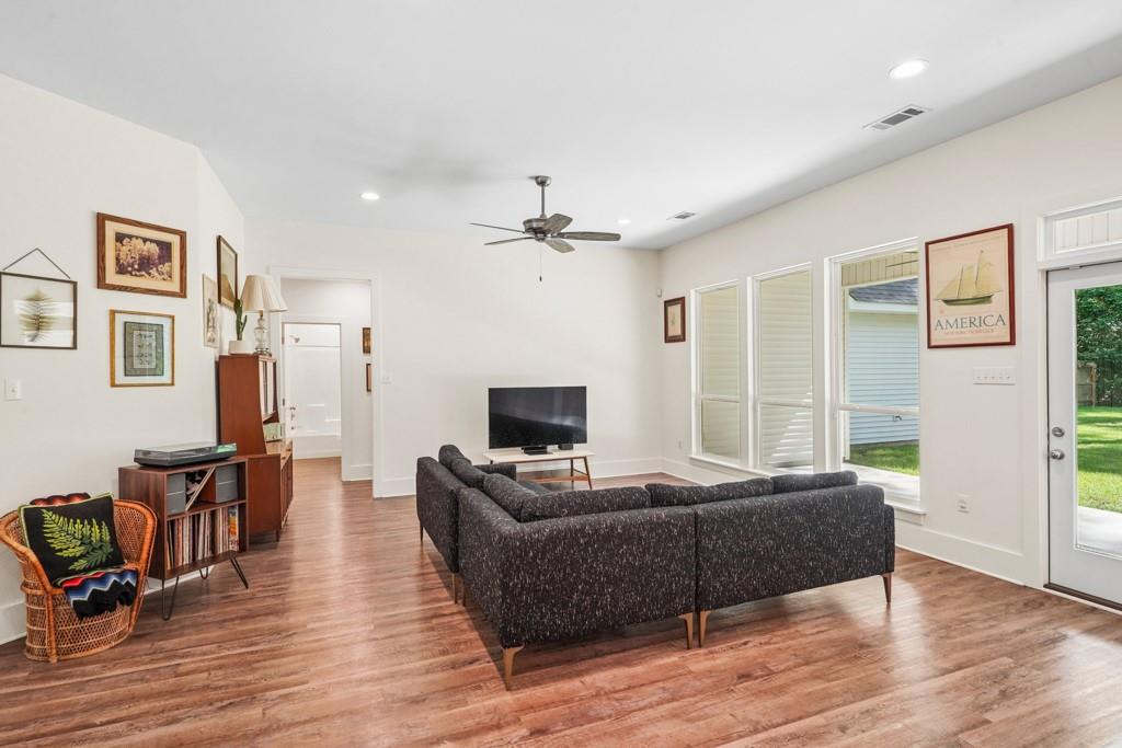 415 ORLEANS Avenue
