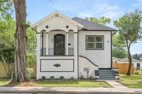 Photo of 1202 BEHRMAN Avenue, New Orleans, LA 70114 (MLS # 2558926)