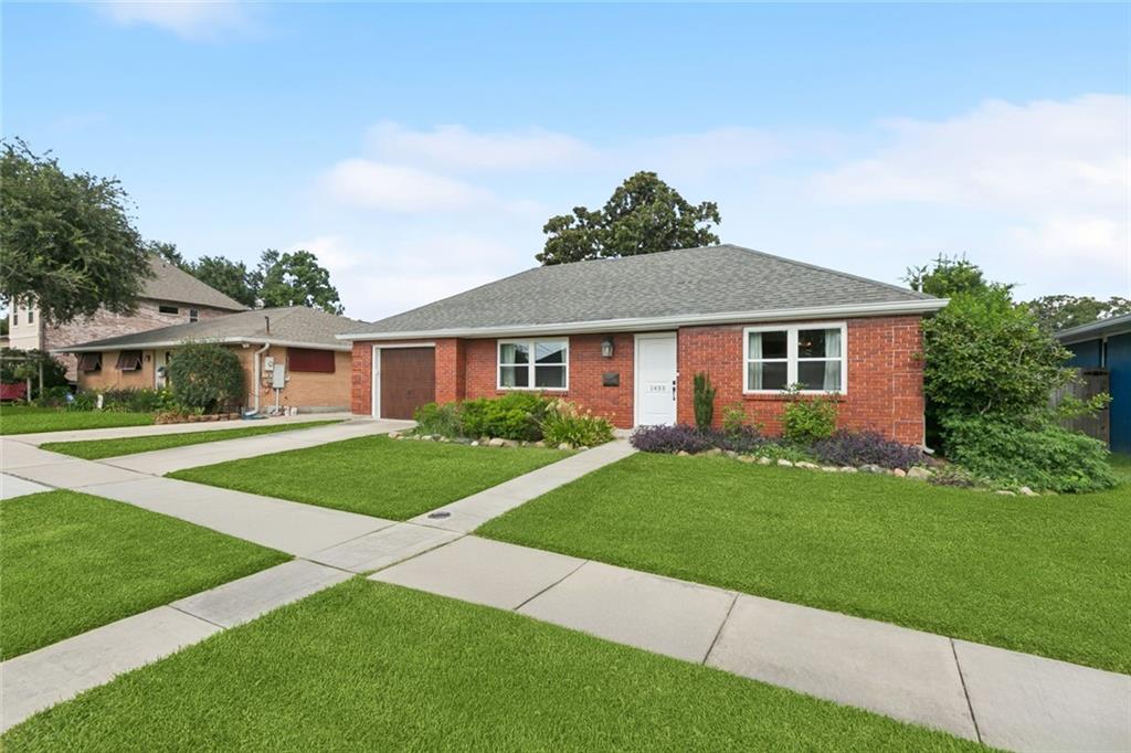 1433 POINSETTIA Street