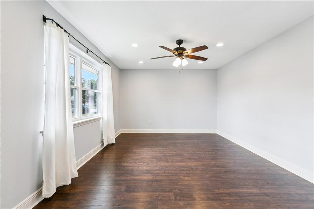 1433 POINSETTIA Street