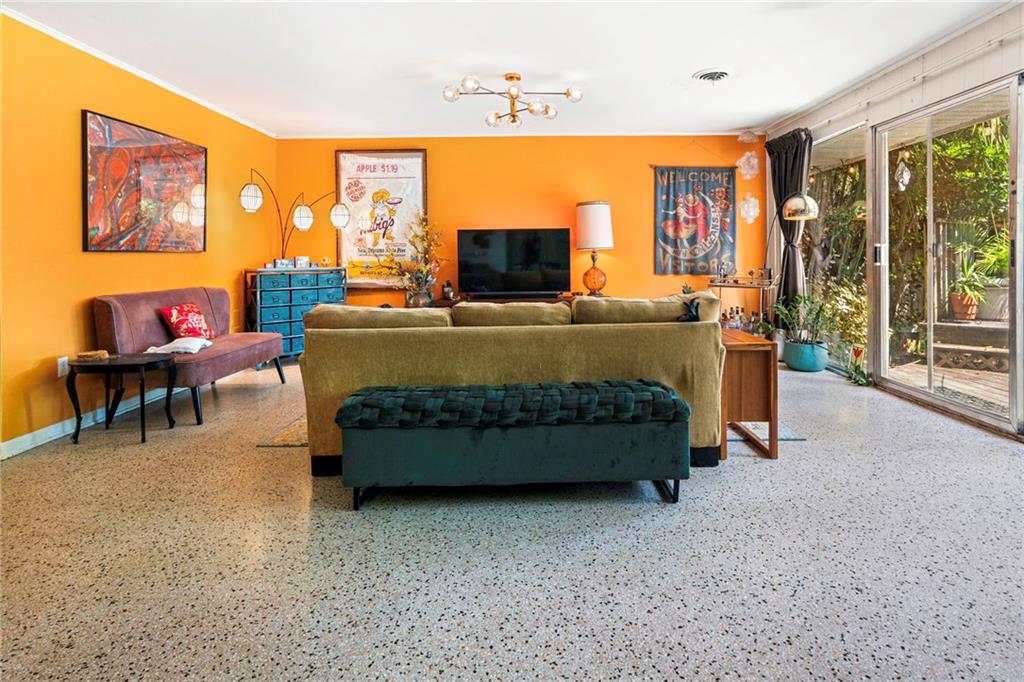 529 OAKLAWN Drive
