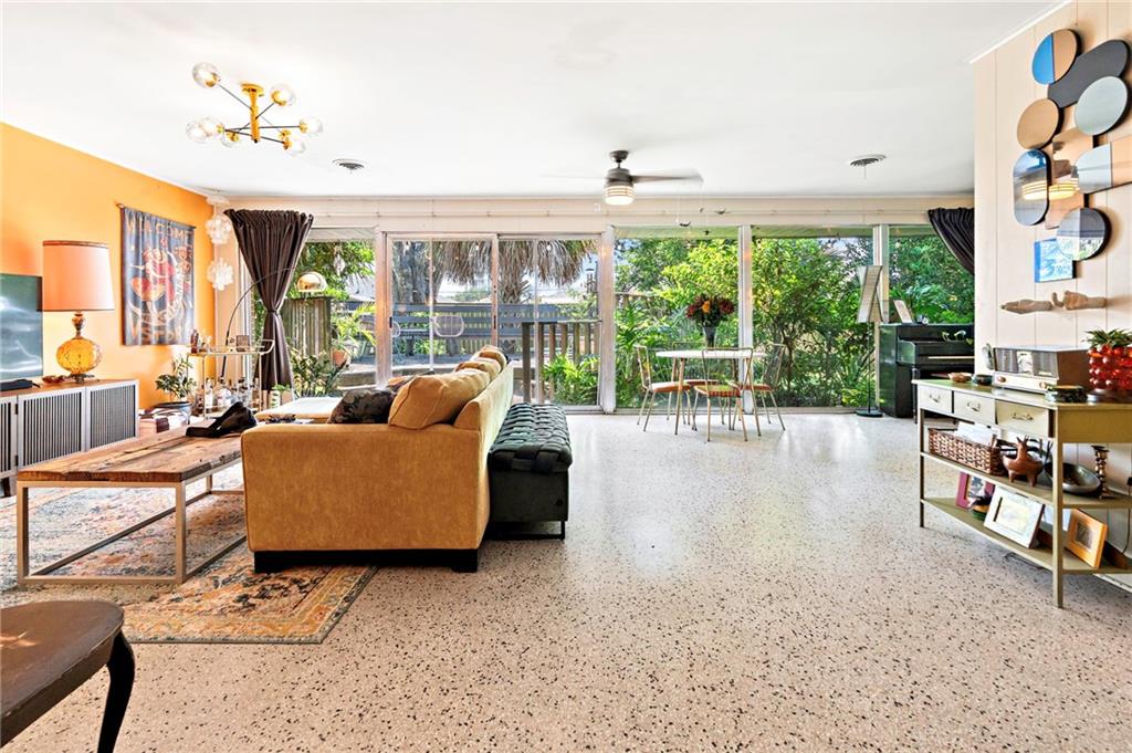 529 OAKLAWN Drive