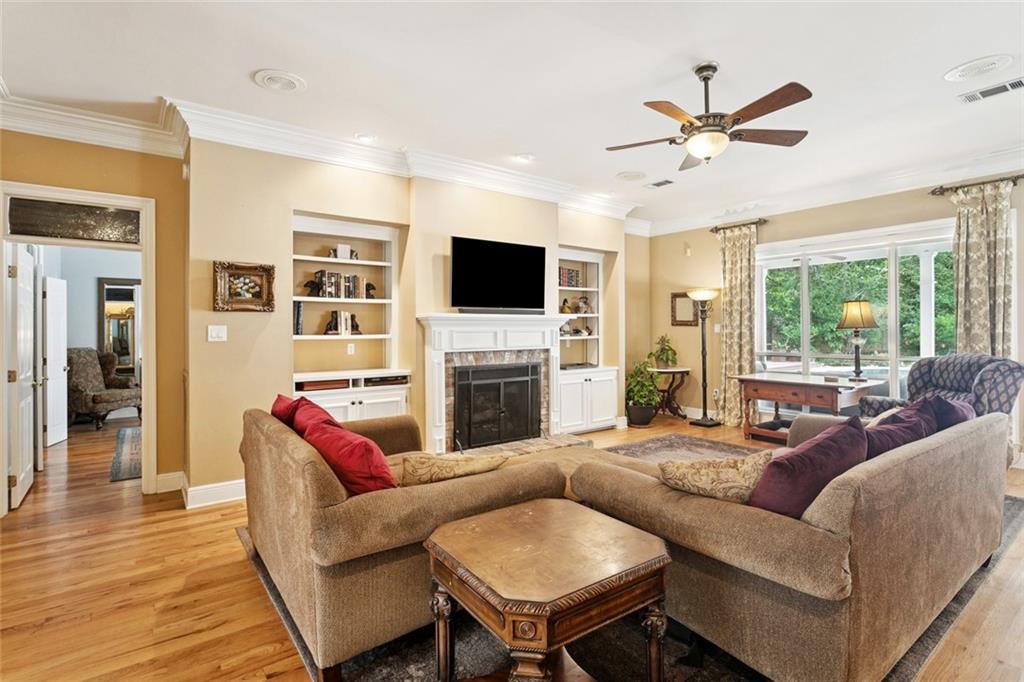 127 DELOAKS Road