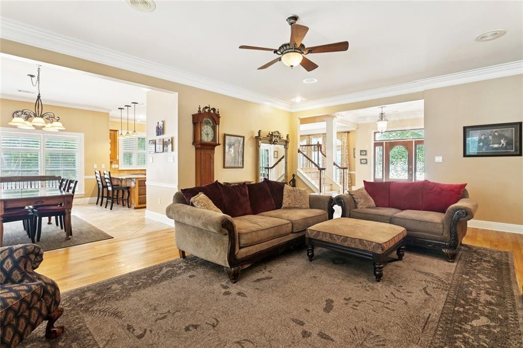 127 DELOAKS Road