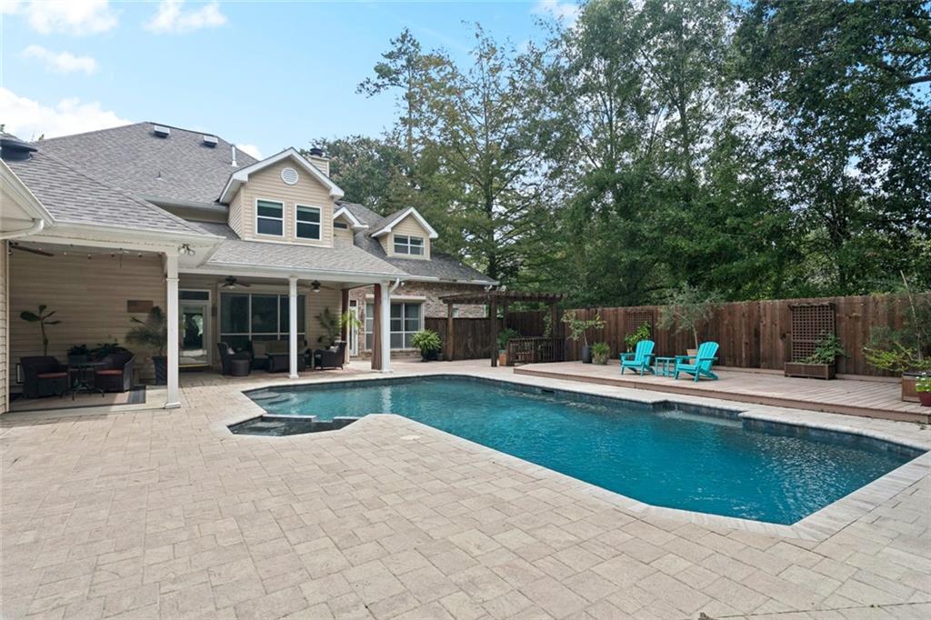 127 DELOAKS Road