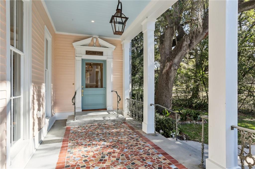 7001 MAGAZINE Street