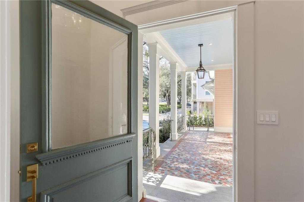 7001 MAGAZINE Street