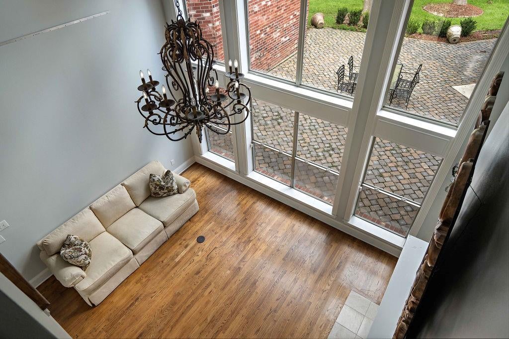 518 UPTON GREY Court