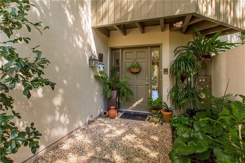 100 TCHEFUNCTE OAKS Drive 100 Mandeville LA 70471