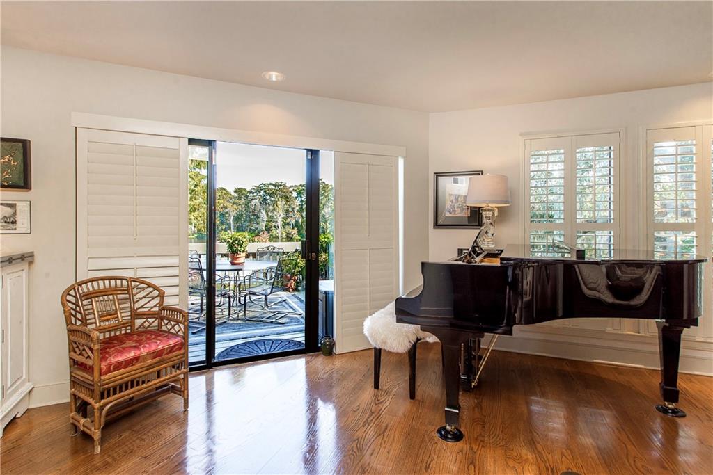 100 TCHEFUNCTE OAKS Drive 100