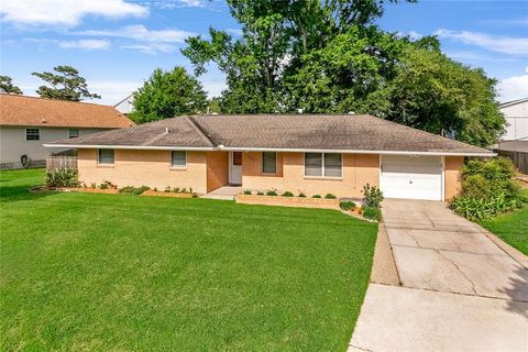 455 CLAYTON Drive Norco LA 70079