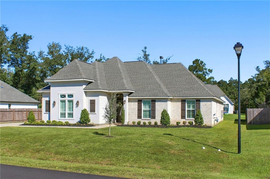 761 ENGLISH OAK Drive