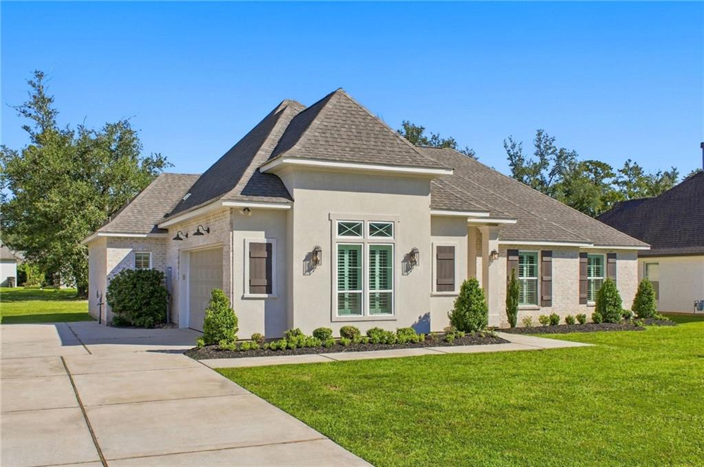 761 ENGLISH OAK Drive