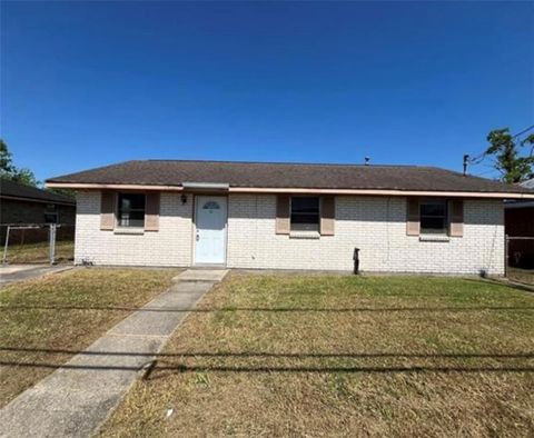 2712 GUERRA Drive Violet LA 70092