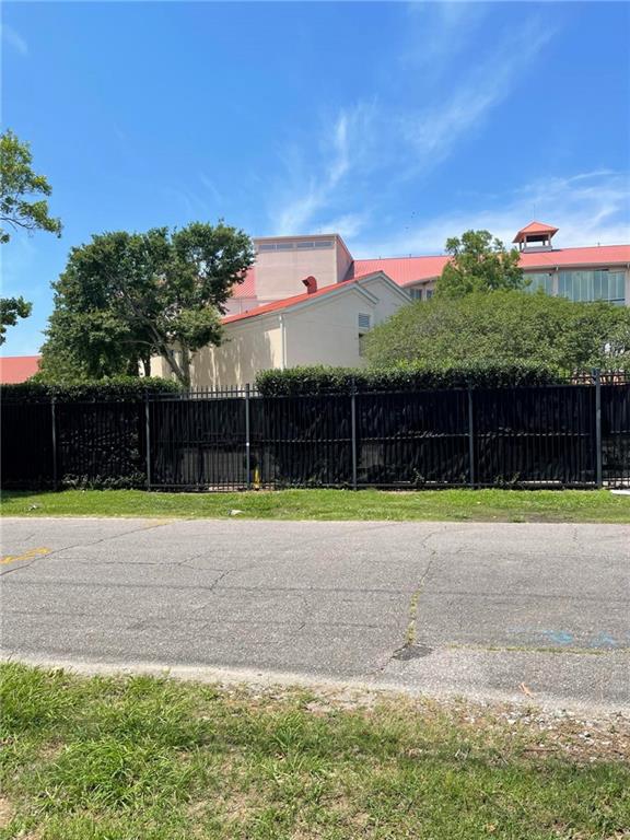 Photo 4 of 4 of 2909 MAUREPAS Street land