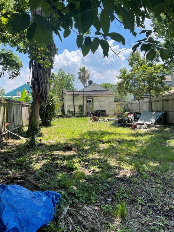 Photo 2 of 4 of 2909 MAUREPAS Street land